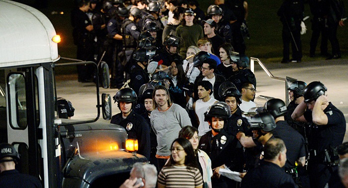 US police arrest about 150 anti-Trump protesters in Los Angeles
